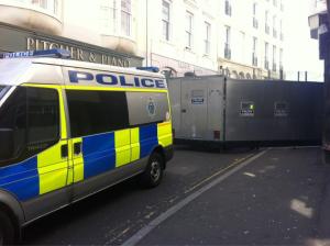 Btn street barricade_21.04.13